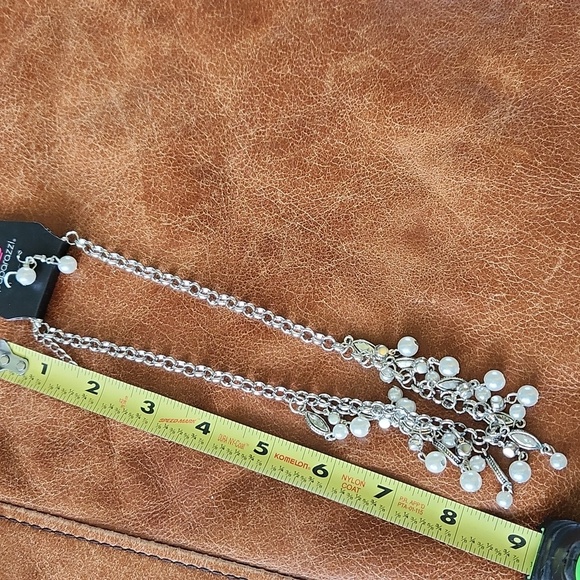 NWT Paparazzi Silver Faux Pearl Rhinestone Necklace Earring Statement Set - Picture 7 of 7